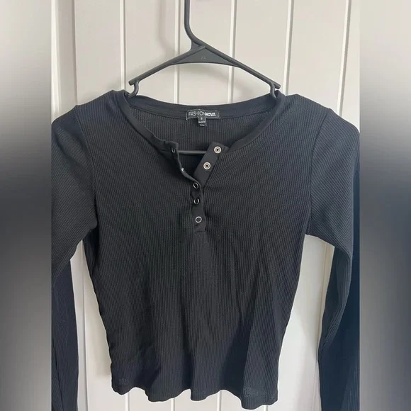 Small black long sleeve women’s shirt - Picture 3 of 3